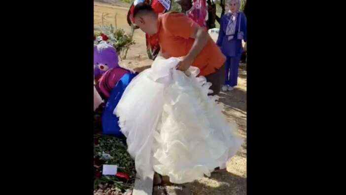 Narin'in mezarındaki gelinlik kaldırıldı! Okul önlüğü ve çanta bırakıldı...