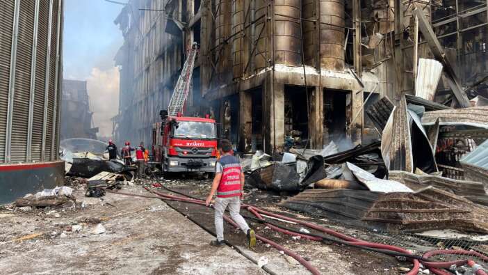 Sakarya'daki OBA Makarna fabrikasında patlama: 1 ölü, 30 yaralı