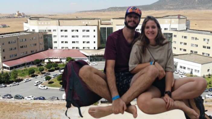 Bisikletiyle dünya turuna çıkan Fransız turist Albe Giovanngeli Tatvan'da bıçaklanarak hastaneye kaldırıldı