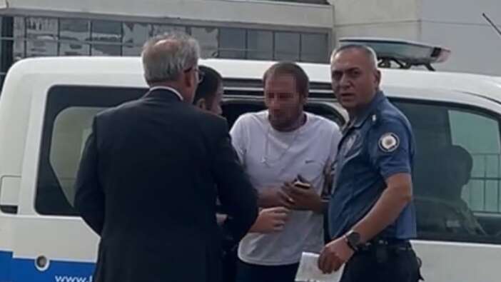İstediği ilaç yazılmadı kendini bıçaklamaya çalıştı! Hastanede korku dolu anlar