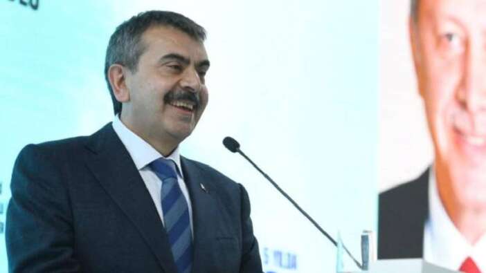 Bakan Yusuf Tekin'den kendisine önce hakaret edip sonra özür dileyen öğretmene cevap