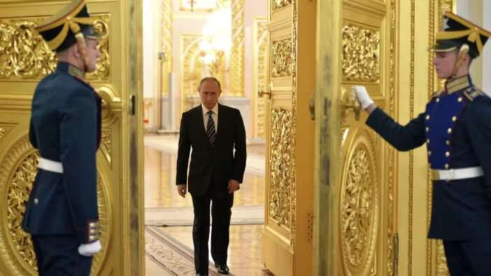 Kremlin'de hareketlilik: Vladimir Putin'den acil toplantı kararı!
