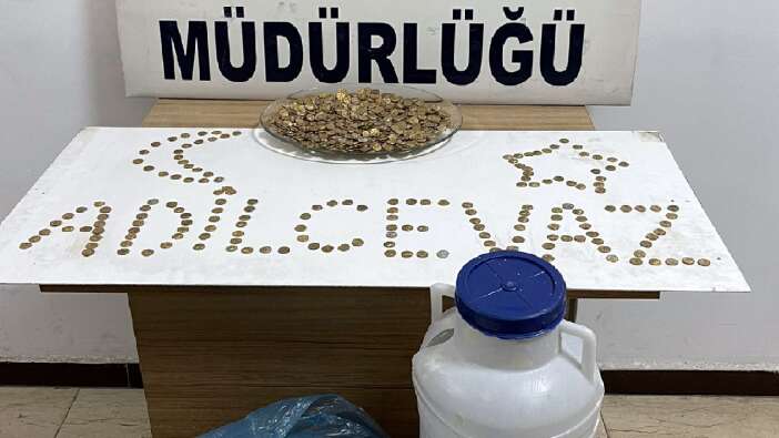 Tarihi eser kaçakçıları Helenistik Dönem'e ait 900 adet altın sikkeyi peynir bidonuna zulaladı