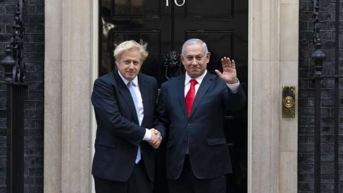 Boris Johnson Netanyahu'nun ziyaretinden sonra banyoda dinleme cihazı buldu!