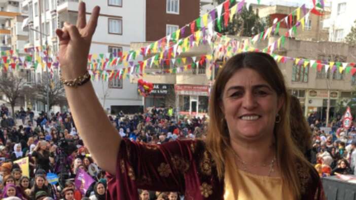 DEM Partili  Kurtalan belediye eş başkanı Sadiye Aktin ve 4 şüpheli gözaltına alındı
