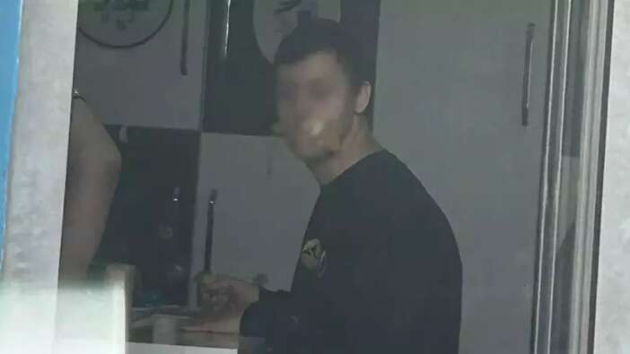 Skandal fotoğraf! Down sendromlu öğrencinin ağzını koli bandıyla kapattılar!