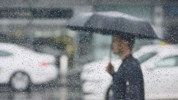 Şemsiyesiz evden çıkmayın! Meteoroloji'den İstanbul dahil çok sayıda kente uyarı...