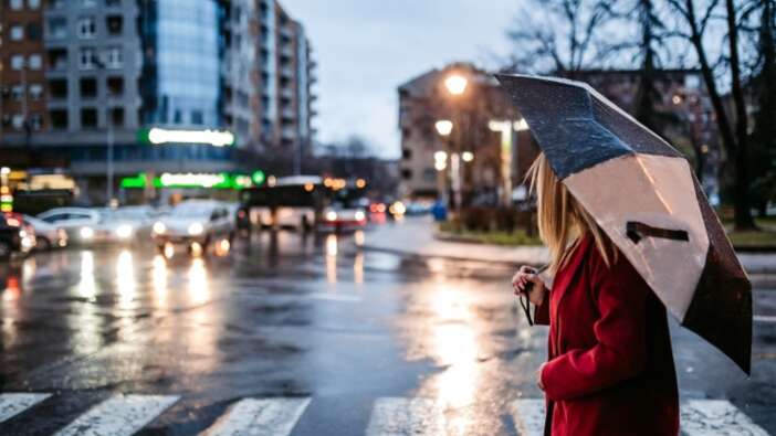 Sıcaklıklar artıyor ama yağmur geliyor... Meteoroloji bu illeri uyardı! Şemsiyesiz evden çıkmayın...