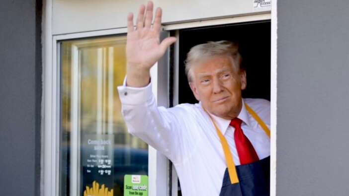 ABD Başkan Adayı Donald Trump McDonald's restoranında patates sattı