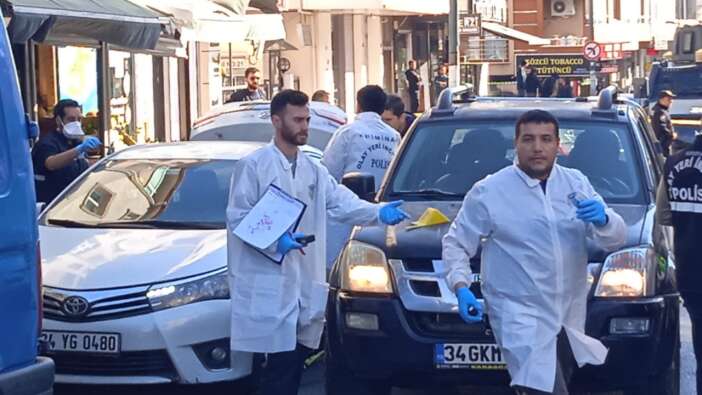 Üsküdar'da polise çekiçli ve silahlı saldırı! Yaralılar var... Emniyet'ten açıklama geldi!