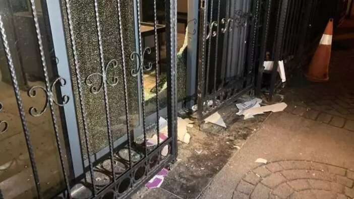 DEM Parti Genel Merkezi'ne taşlı saldırı! Gözaltına alındı...