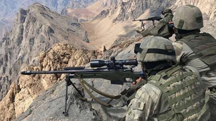 Teröristleri hendeklere gömmeye devam ediyoruz! 15 terörist etkisiz