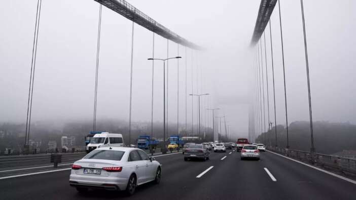 Meteoroloji'den İstanbul dahil çok sayıda il için sis ve pus uyarısı! Göz gözü görmeyecek...