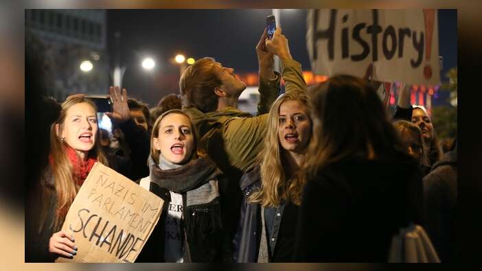 Almanya'da aşırı sağcı AfD'ye protesto...