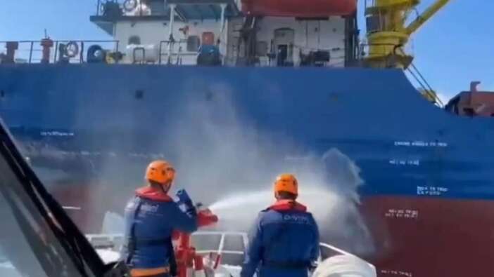 Sedef Adası'nda kuru yük gemisinde yangın! 2 ölü var
