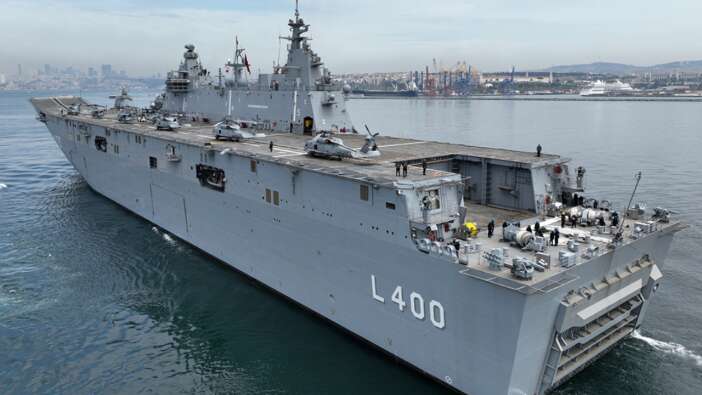 Arnavutluk açıklarında seyir halinde olan TCG Anadolu Yunanistan'ı korkuttu!