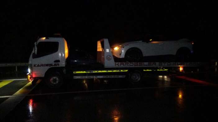 Karadeniz'de heyelan nedeniyle hayat durdu: Sahil yolu tek yönlü trafiğe kapatıldı...