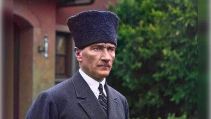 Ünlülerin 10 Kasım mesajları... Kasım'da aşk başkadır