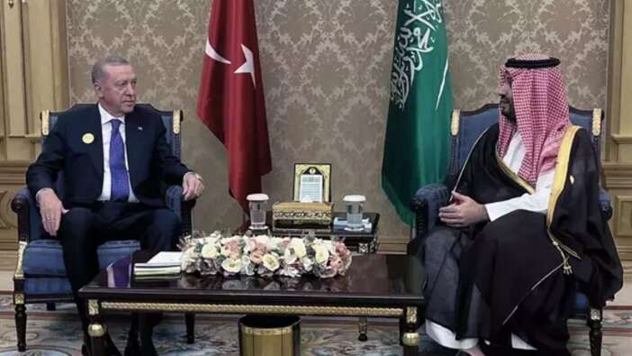 Erdoğan'dan Riyad'da diplomasi trafiği! Veliaht Prens Selman ile bir araya geldi