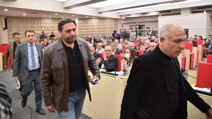O karara peş peşe tepki: AK Parti ve MHP grubu meclisi terk etti!