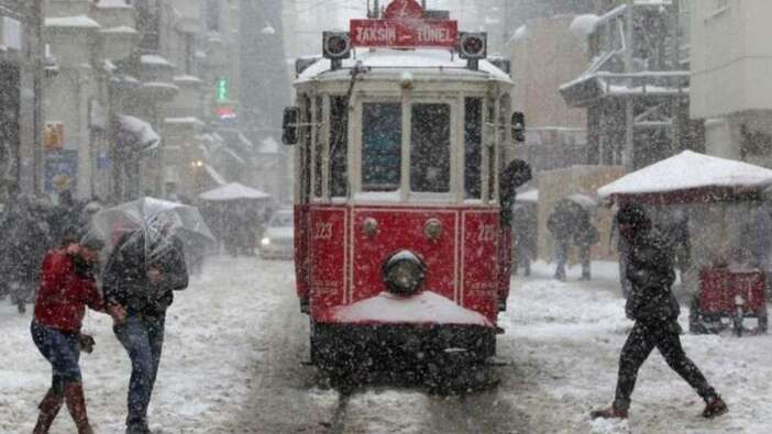 Valilik tarih verdi! İstanbul'a kar geliyor! İşte yağış uyarısının detayları...