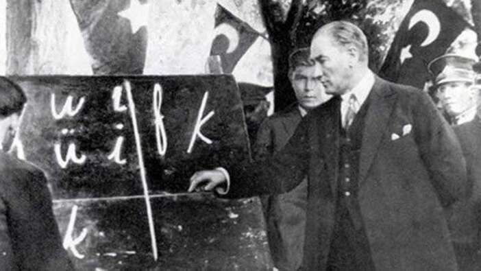 24 Kasım Öğretmenler Günü! Başöğretmen Mustafa Kemal Atatürk'ten tarihe geçen o söz: Öğretmenler yeni nesil, sizin eseriniz olacaktır