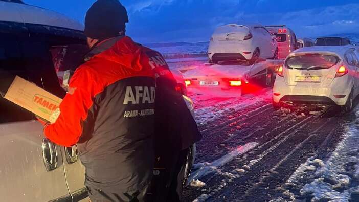 AFAD'dan 50 il için meteorolojik uyarı! "Yol yardımları sürüyor"