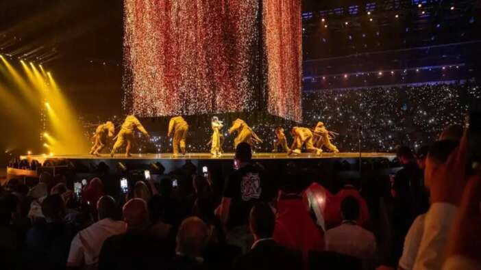Suudi Arabistan'da düzenlenen bir müzik festivalinde Kabe'ye büyük saygısızlık!
