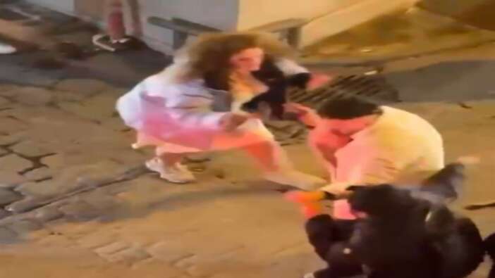 Taksim'de ABD'li kadın turist dehşeti! Eşini yaraladı, sokaktakilere saldırdı...
