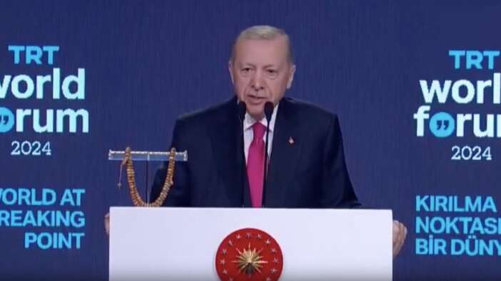 Cumhurbaşkanı Erdoğan'dan sözünü kesen provokatöre tepki! Ayakta alkışlandı: Siyonistlerin ağzı dili olma!