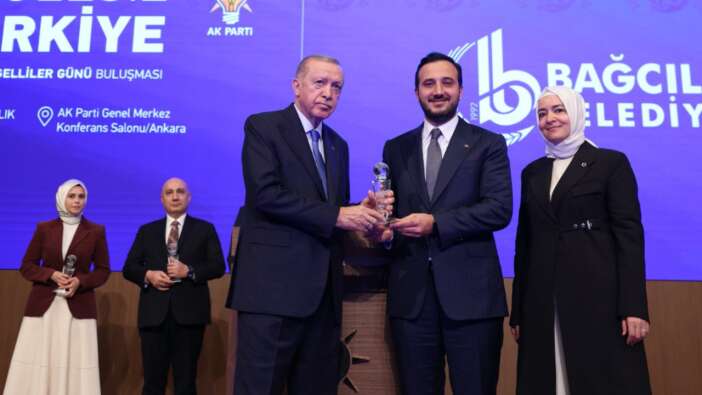 Bağcılar Belediye Başkanı Abdullah Özdemir engelliler projesiyle ödül kazanan tek Belediye Başkanı oldu