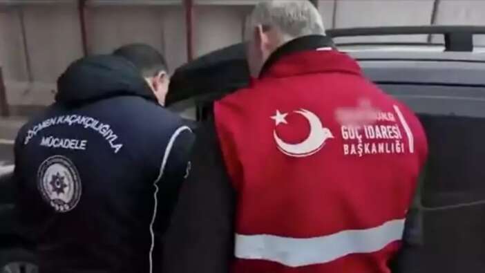 Ülke genelinde göçmen kaçakçılığına dev operasyon! 981 düzensiz göçmen yakalandı!