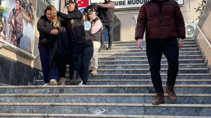 Dolandırıcılık bitmiyor! Ucuza ev vaat eden 4 şüpheli  yakalandı...