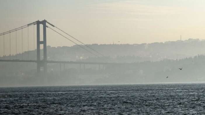 Deniz ulaşımına sis engeli: İstanbul Boğazı gemi trafiğine kapatıldı!