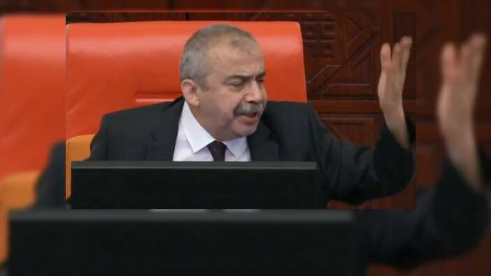 İmralı görüşmesinden notlar... Nuran Yıldız yazdı: Sırrı Süreyya Önder aslında kendini Kürt sanan bir Türk'tür