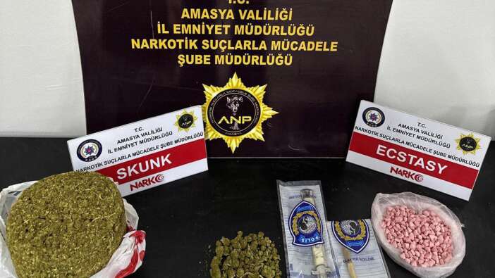 Amasya'da uyuşturucu operasyonu: Şüpheli tırı polisin üzerine sürdü...