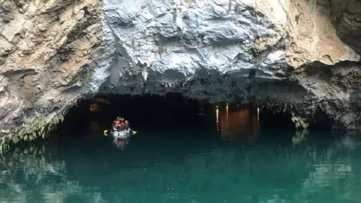 Yağışlar sebebiyle kapatılmıştı! Doğa harikası Altınbeşik Mağarası yeniden ziyarete açıldı...