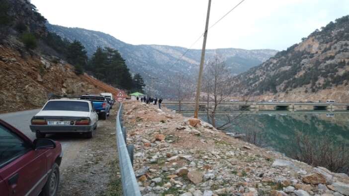Adana'da baraj gölüne düşen otomobilin sürücüsü yaşamını yitirdi