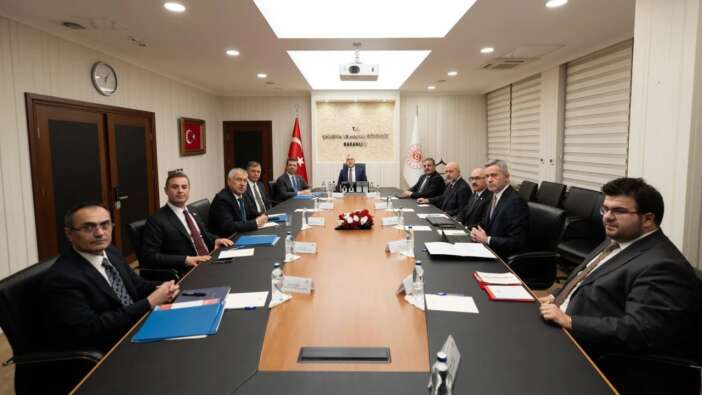Çalışma ve Sosyal Güvenlik Bakanı Vedat Işıkhan, İstanbul Büyükşehir Belediye Başkanı Ekrem İmamoğlu ile görüştü: SGK borçları için ilk adım atıldı!