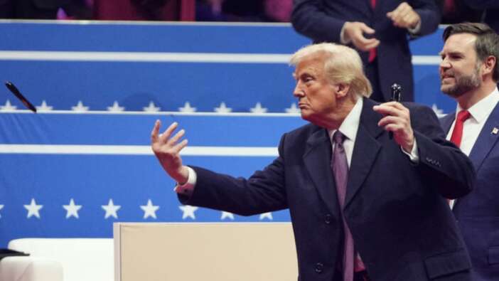 Dediğini yaptı! İşte Donald Trump'ın göreve başladığı gün imzaladığı kararnameler ve aldığı kararlar...
