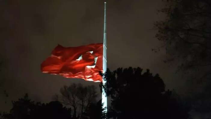 Türkiye yasta... Bolu Kartalkaya'da ölen 76 canımız için milli yas ilan edildi! Bayraklar yarıya indirildi...