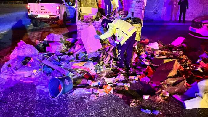 Çöplerin arasında bulundu! İzmir'de şoke eden olay! Şoför hemen gözaltına alındı!