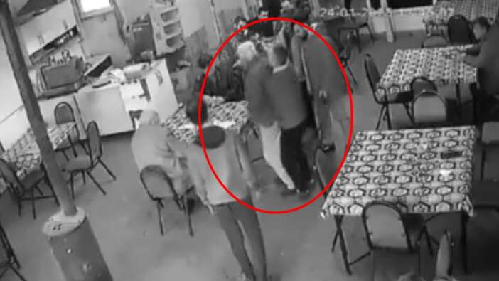 Kahvehanede boğazına cisim kaçtı, ‘Heimlich manevrası' hayat kurtardı