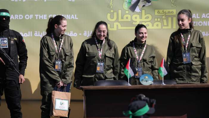 Gazze’de ikinci rehine takası! Hamas 4 İsrailli kadın askeri Kızılhaç'a teslim etti