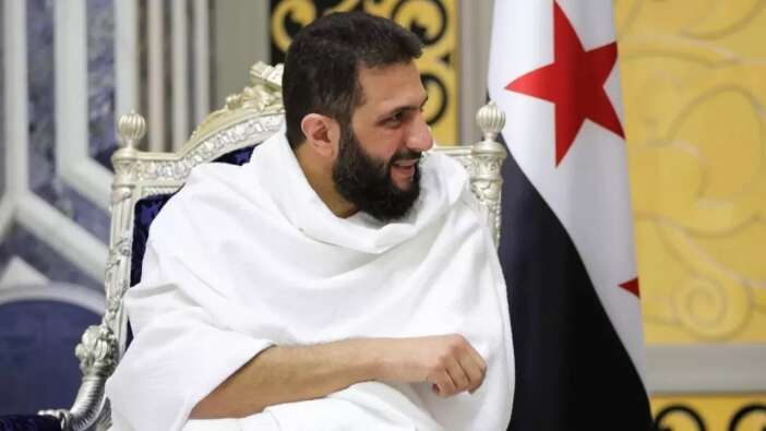 Ahmed Şara'nın eşi ilk kez görüntülendi! İşte birlikte gittikleri umre ziyaretinden görüntüler...