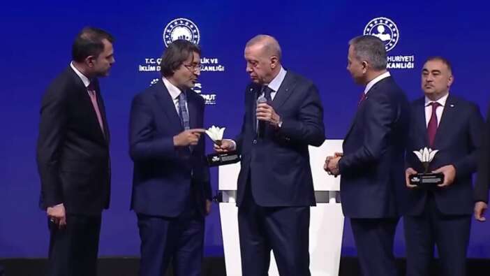 Ziraat Bankası Genel Müdürü, ''Depremzedelere en çok parayı ben verdim'' deyince Cumhurbaşkanı Erdoğan'dan yanıt gecikmedi: Ben verdim deme devlet verdi, sizler de aracı oldunuz