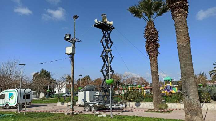 Ege Denizi'ndeki deprem fırtınasının ardından İzmir'de 'mobil siren sistemi' kuruldu