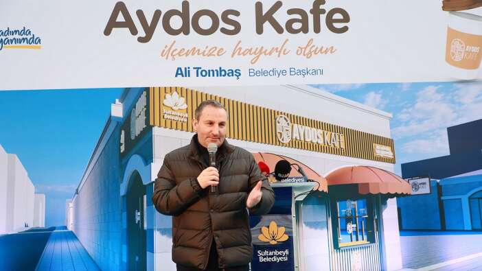 Sultanbeyli’de Aydos Kafe açıldı, ilk kahveleri Başkan Ali Tombaş ikram etti