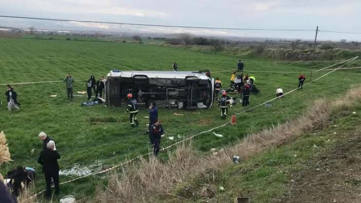 Denizli son dakika haberi: Öğrenci servisi devrildi; 2 ölü 26 yaralı...