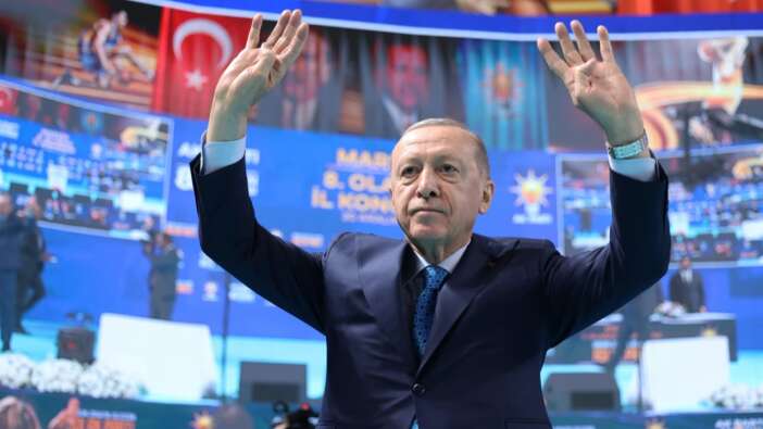 AK Parti'de 8. Olağan Büyük Kongre heyecanı! Cumhurbaşkanı Erdoğan'a doğum günü sürprizi! Delegelere özel saat hediyesi...